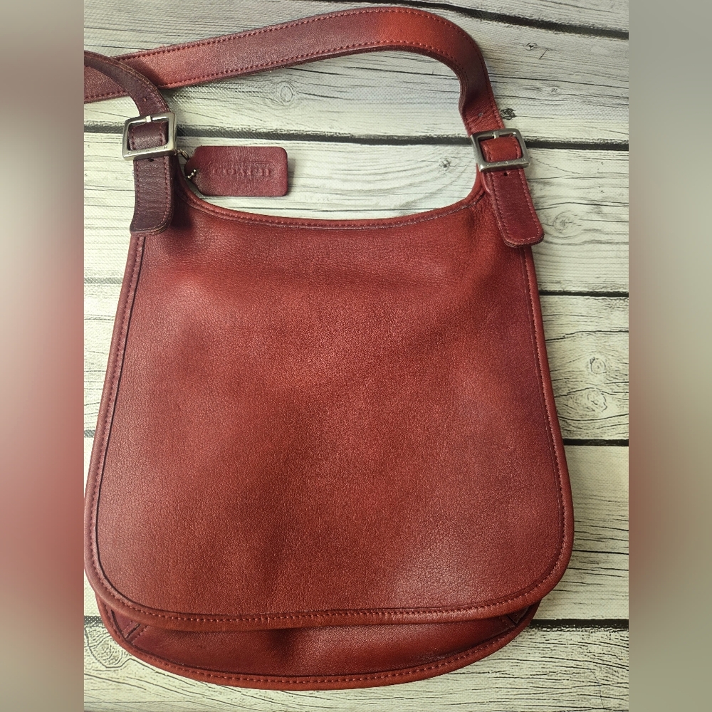 Coach Vintage RED Slim Saddle Flap Cross Body Leather Bag PurseStyle 9135